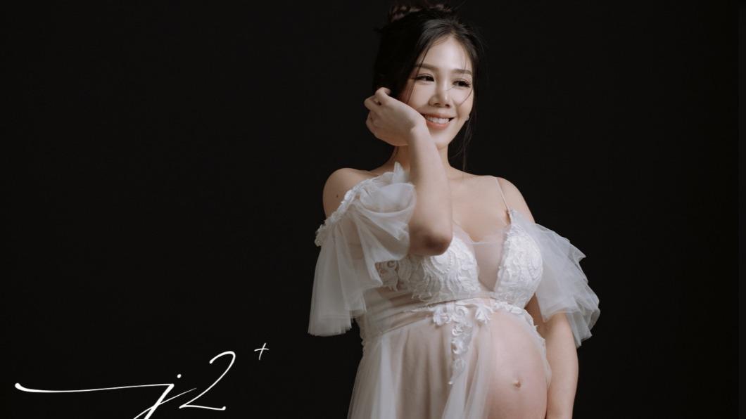 楊晨熙薄紗拍孕婦寫真！激增F罩杯、美腿雪全透視　被警告小心妊娠糖尿