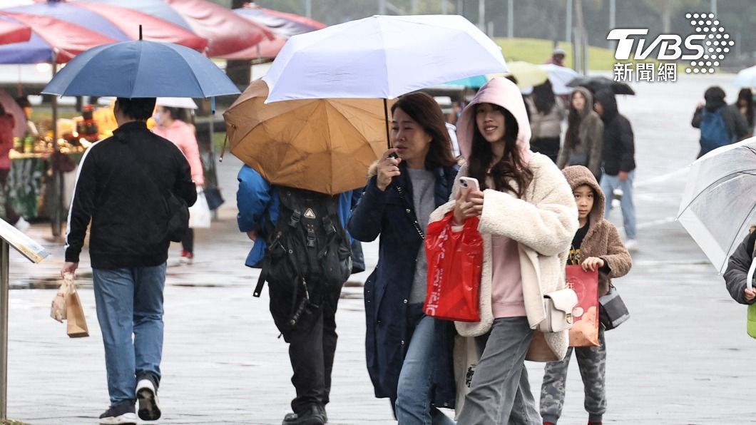 明上班又濕又冷!鋒面、冷氣團再襲 專家示警:中部以北防大雨