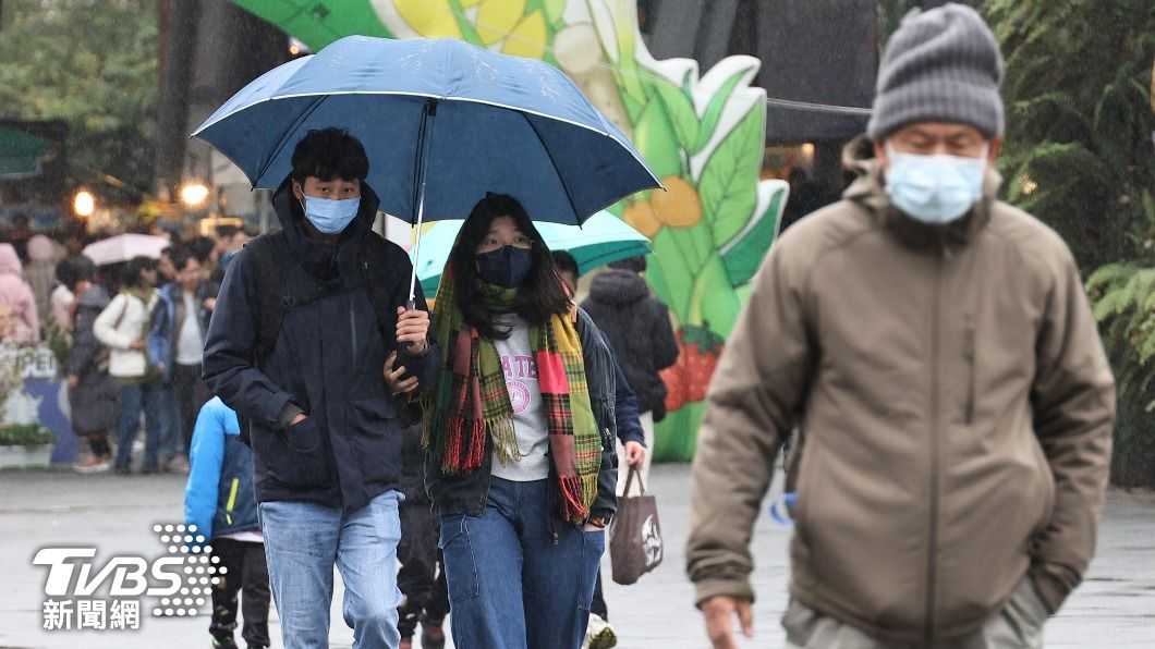 鋒面清晨抵達!全台轉濕冷天氣 今越晚越冷「降溫10度」