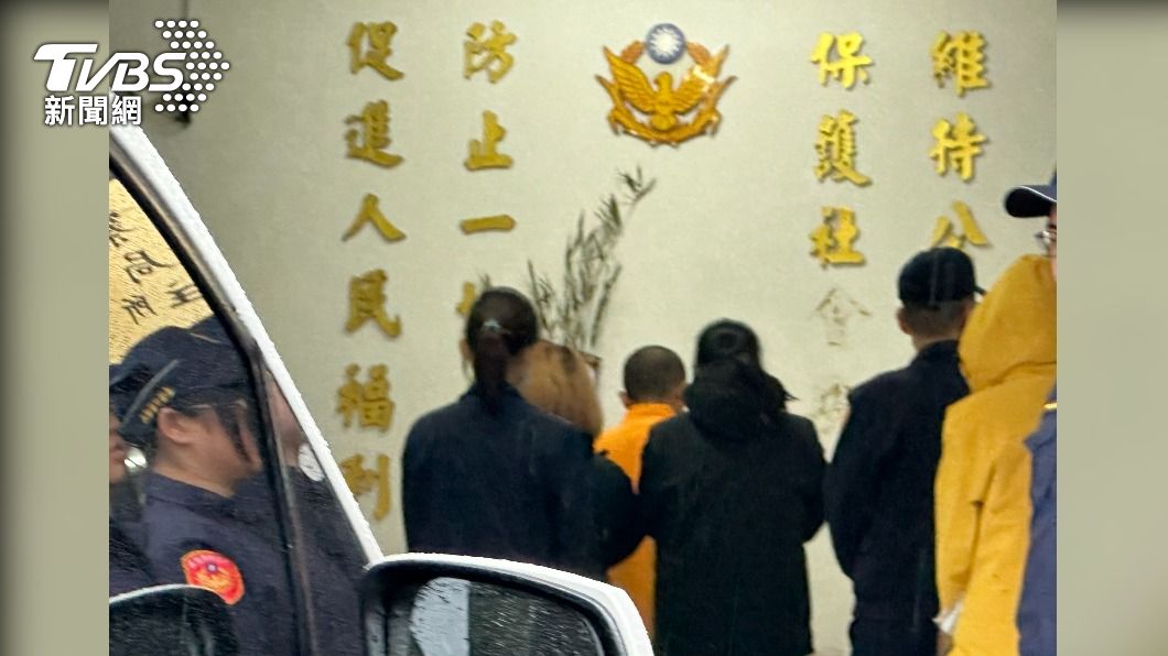 基隆24歲警枉死值班台 年邁奶奶從金門搭機趕赴愛孫靈堂