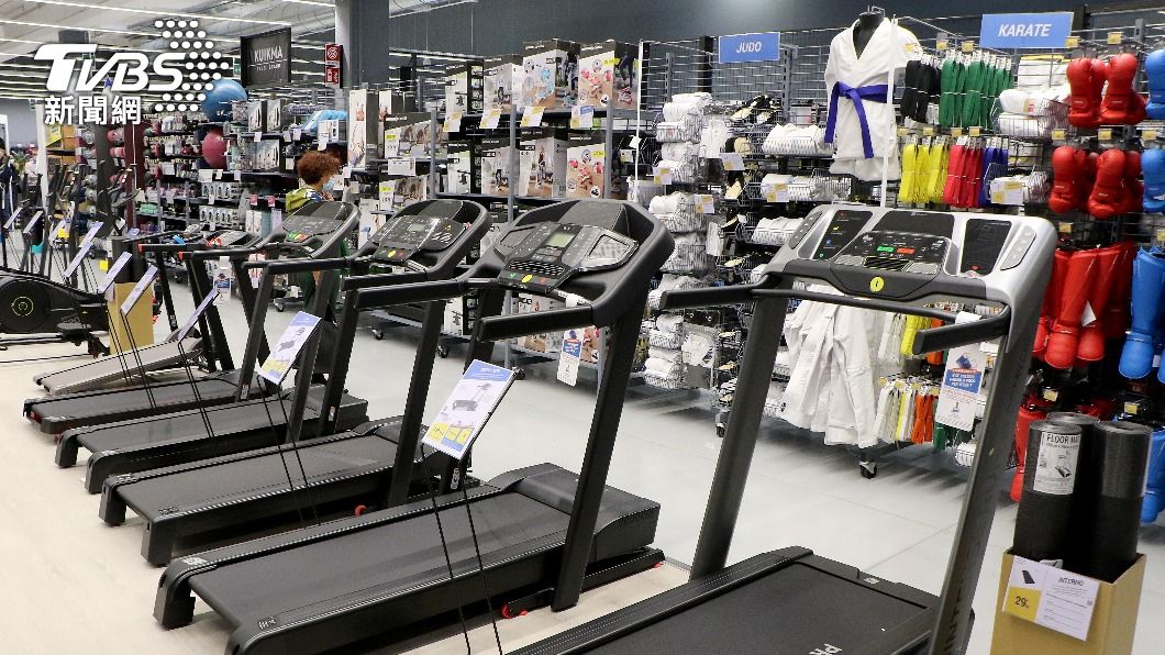 網友好奇體育用品店利潤究竟多高，能夠歷久不衰。（示意圖／shutterstock達志影像）
