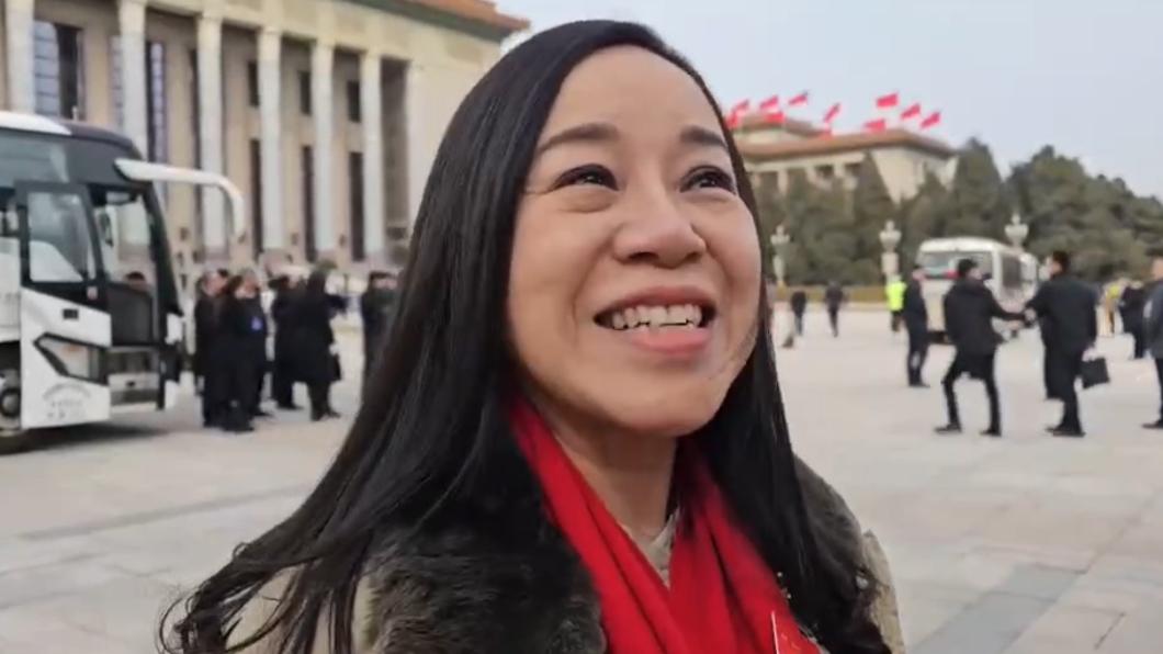 凌友詩以香港人大代表出席兩會 籲大家別再叫我「台灣女孩」