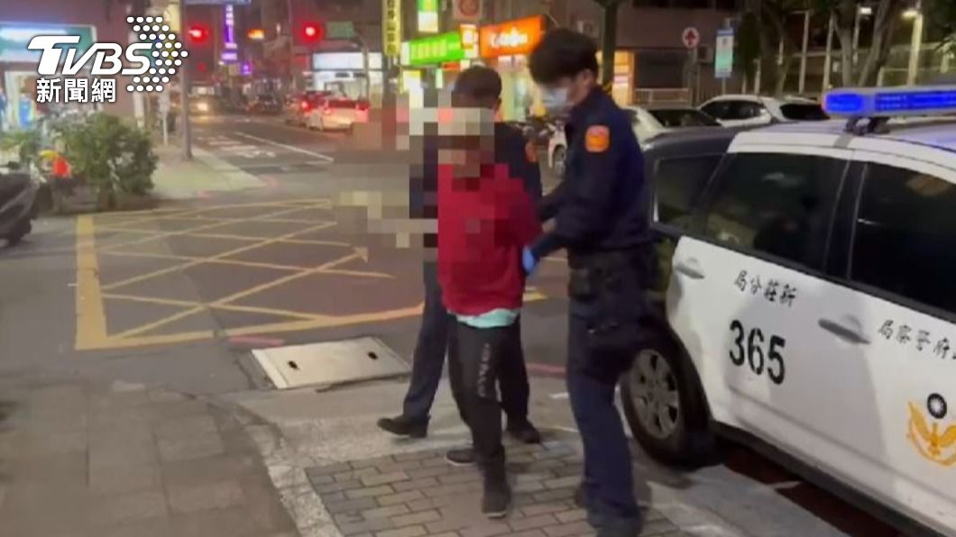 警方調閱監視器畫面後,已將吳男帶回派出所問訊。(圖/TVBS)
