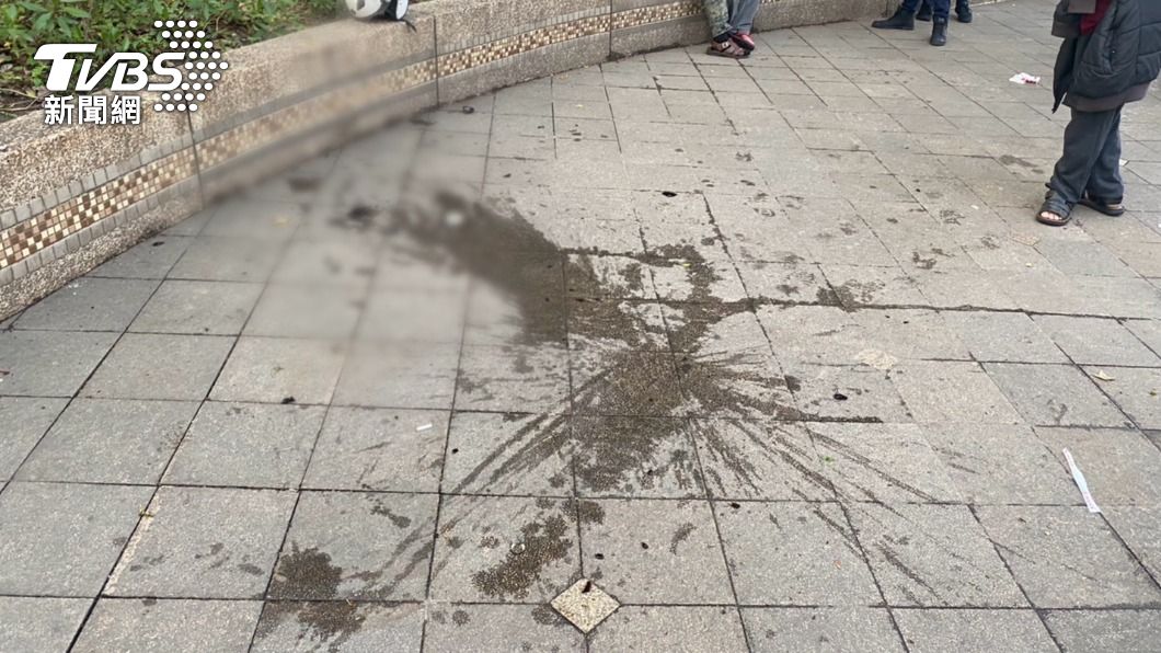 公園開喝爆衝突!新莊翁火大「背刺」 小30歲酒友濺血急送醫