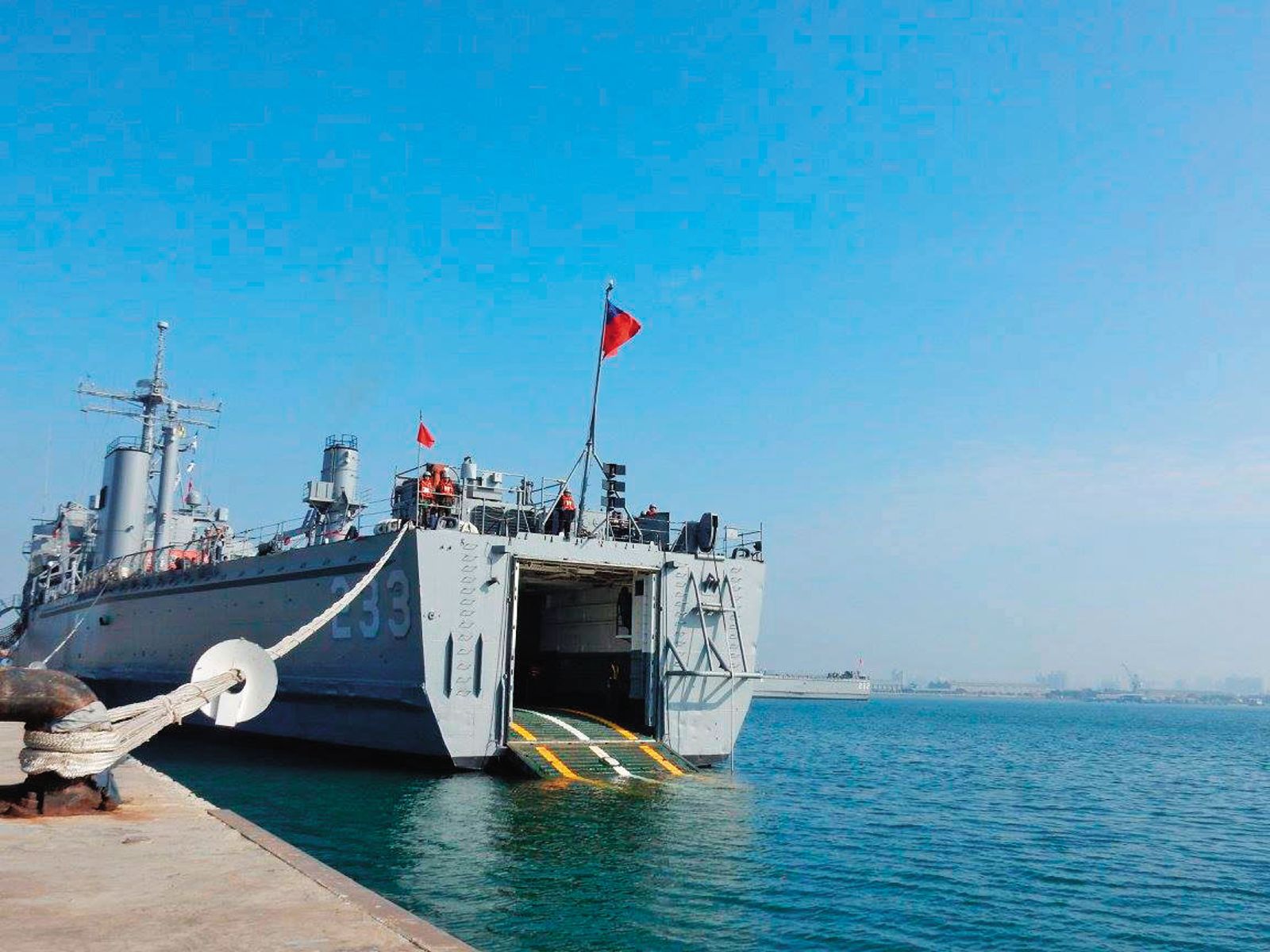 尤鐿濂曾任中平軍艦(圖)艦長。(圖/翻攝漢聲廣播電臺臉書)