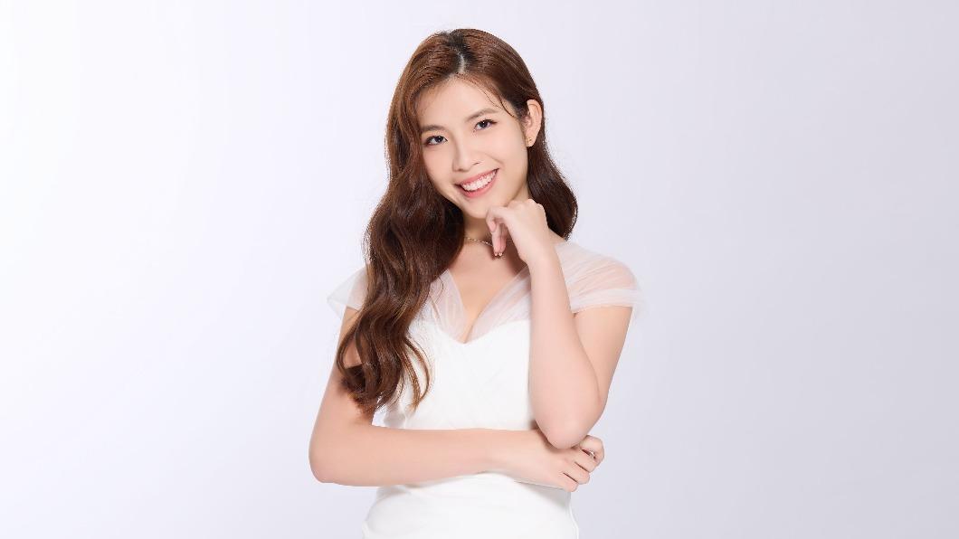 女星撞臉許瑋甯!辣露薄紗北半球宣布喜訊 加碼放送逆天長腿