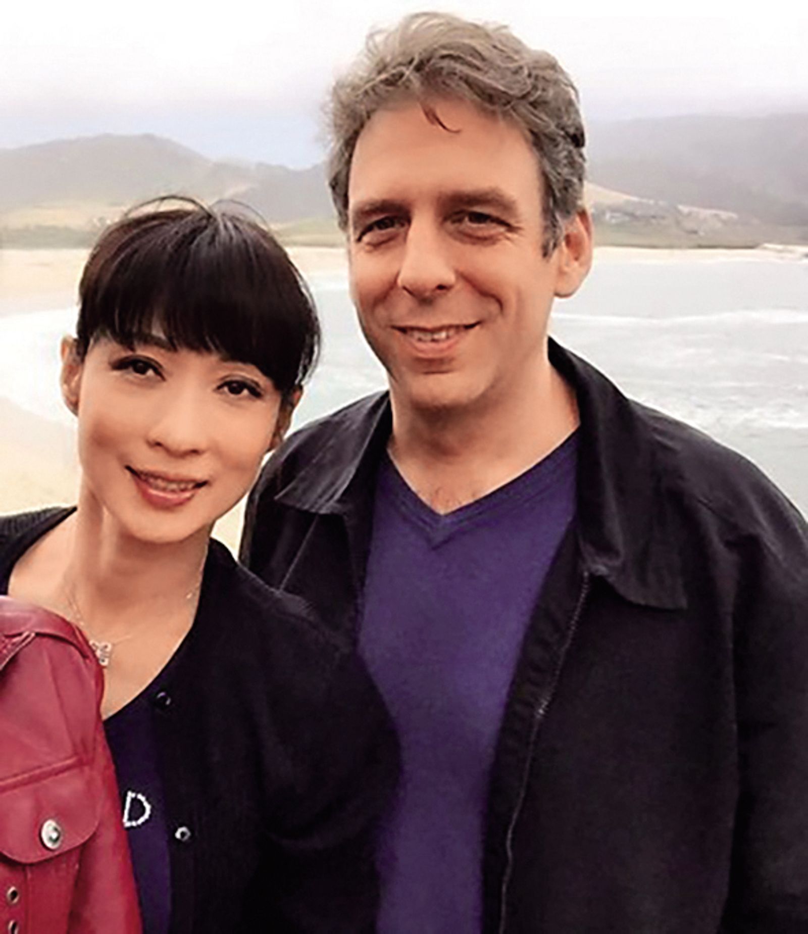 溫翠蘋(左)曾有2段婚姻,2014年嫁給美國籍老公Kevin(右),這段婚姻僅維持短短3年就告吹。(圖/翻攝自溫翠蘋臉書)