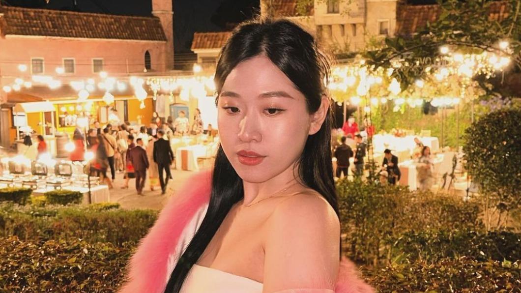 吳宗憲「最美小女兒」超辣婚禮穿搭曝光！　性感深溝+白皙美腿被看光