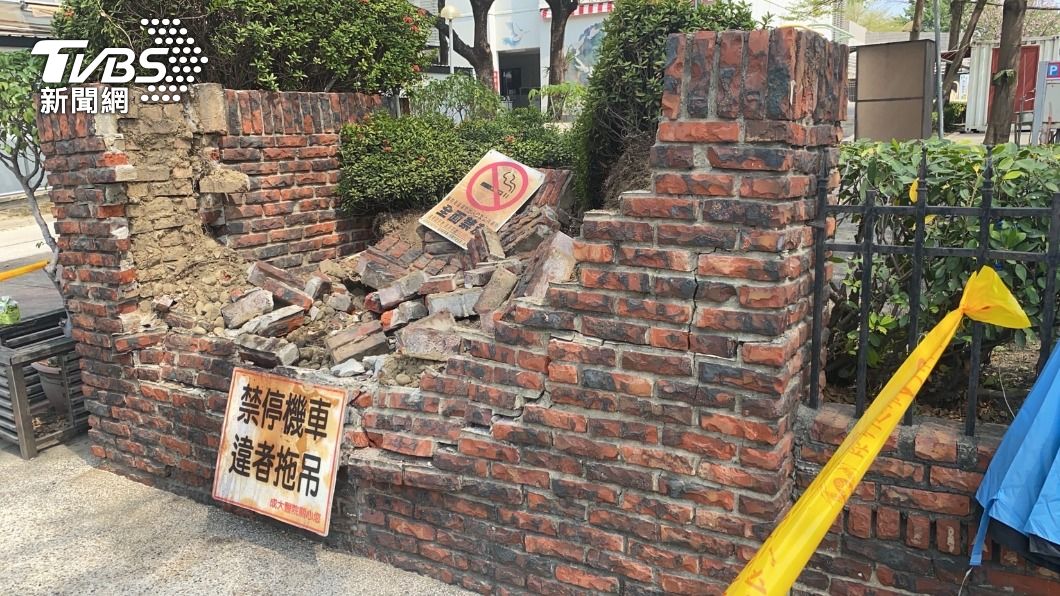 快訊/夫妻受困!七旬男撞塌成大醫院圍牆 稱「頭暈」踩錯油門