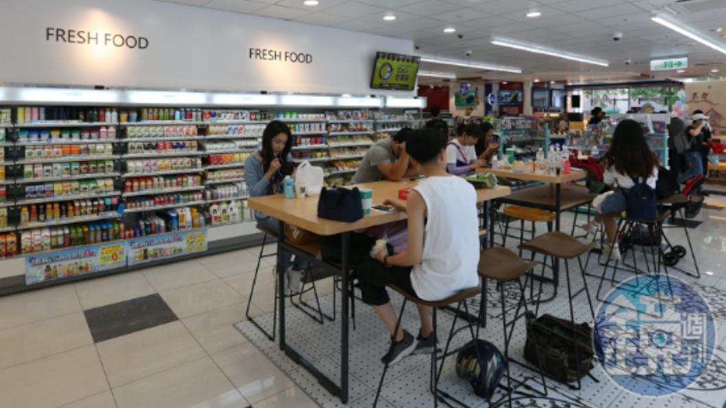 逛一圈超震驚！香港妹開箱台灣超商　見2服務讚爆：想住下來