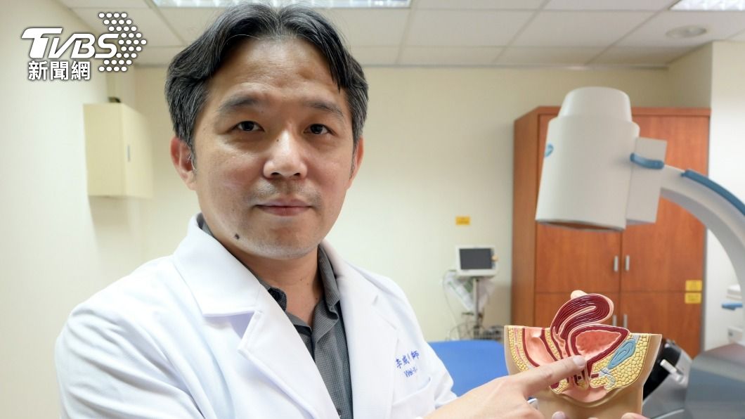 泌尿科醫師李威明表示,急迫性尿失禁主因膀胱神經功能失調導致頻尿、漏尿困擾。(圖/TVBS)