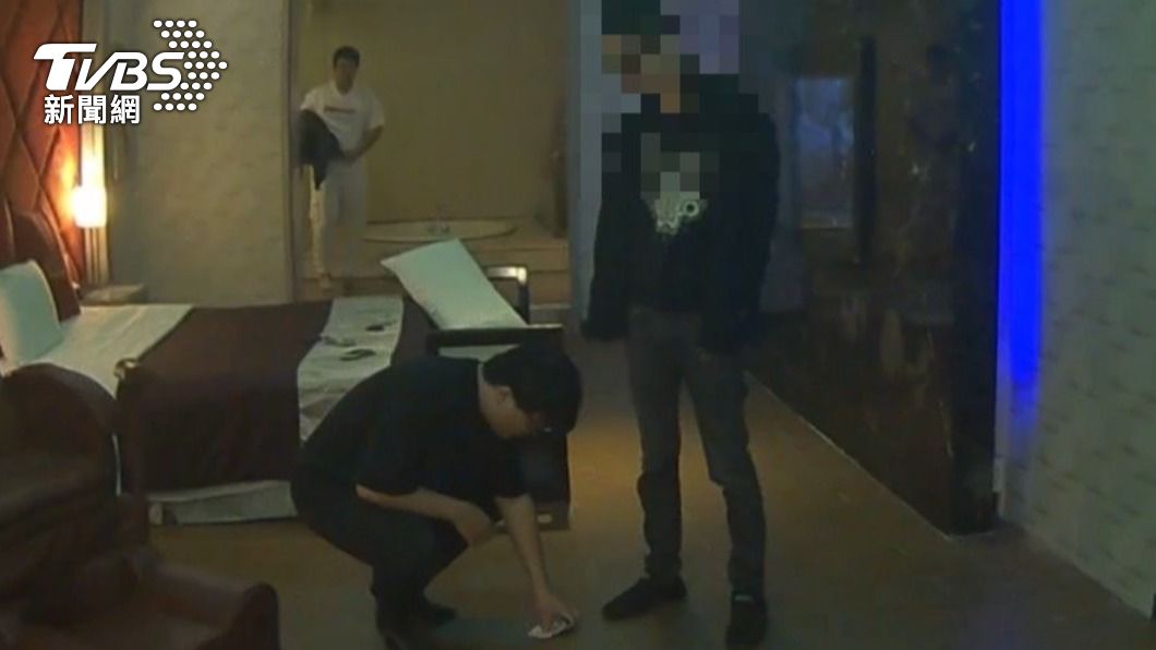 警方共逮捕5名毒販。(圖/TVBS)