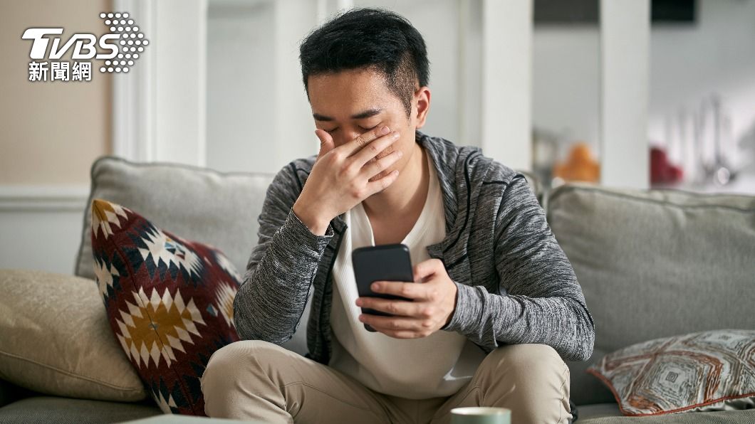 宋男患有糖尿病卻忘記服藥,導致血糖、血壓在吵架後變化劇烈,連帶讓視網膜出血。(示意圖,非當事人/shutterestock達志影像)