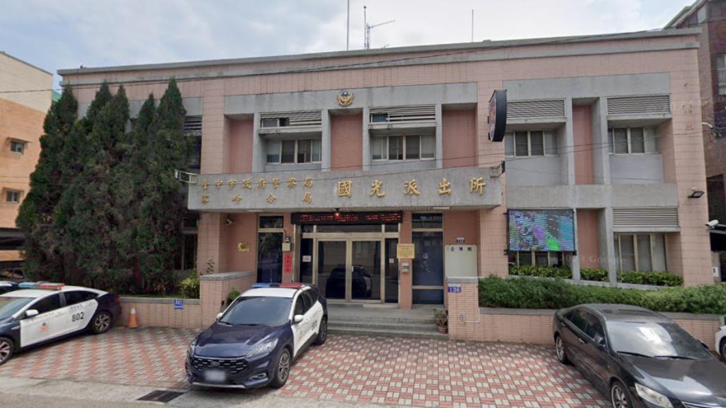 6月大女兒摔下床…尪長期不在家 新手媽自責跨坐16樓陽台