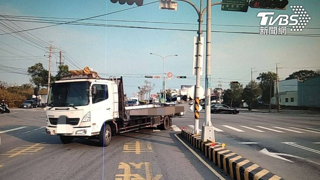 憾!台中大貨車左轉碰撞行人 71歲老翁魂斷路口