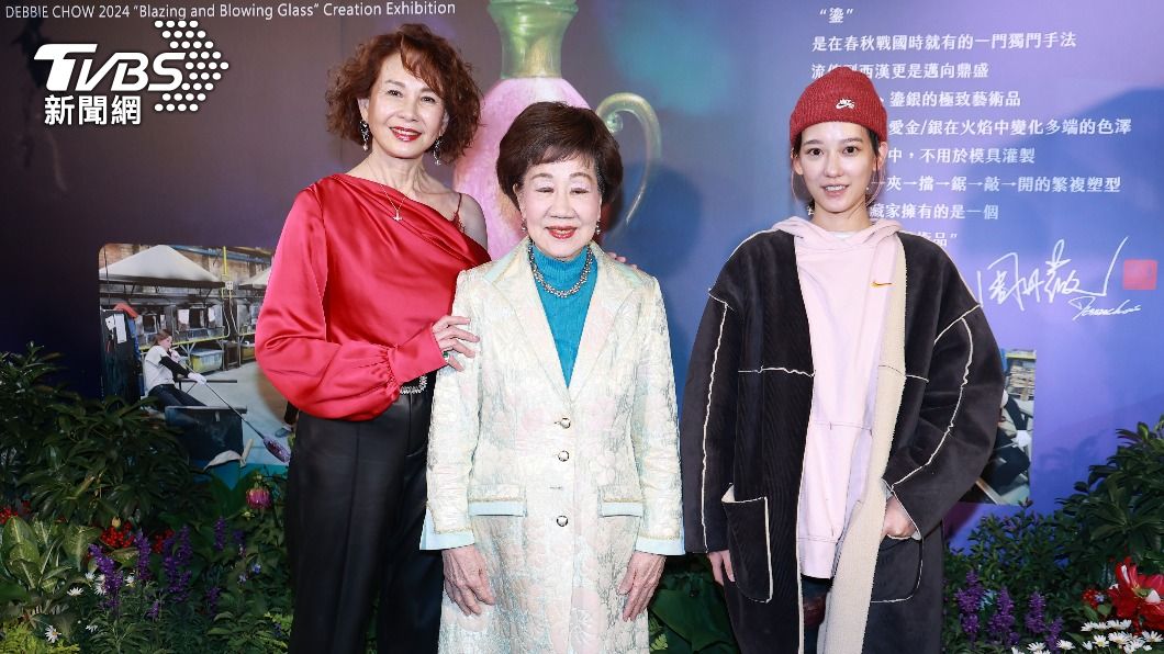 孟耿如母女首度公開露面！玉米被閃光燈嚇哭　她尷尬同框呂秀蓮