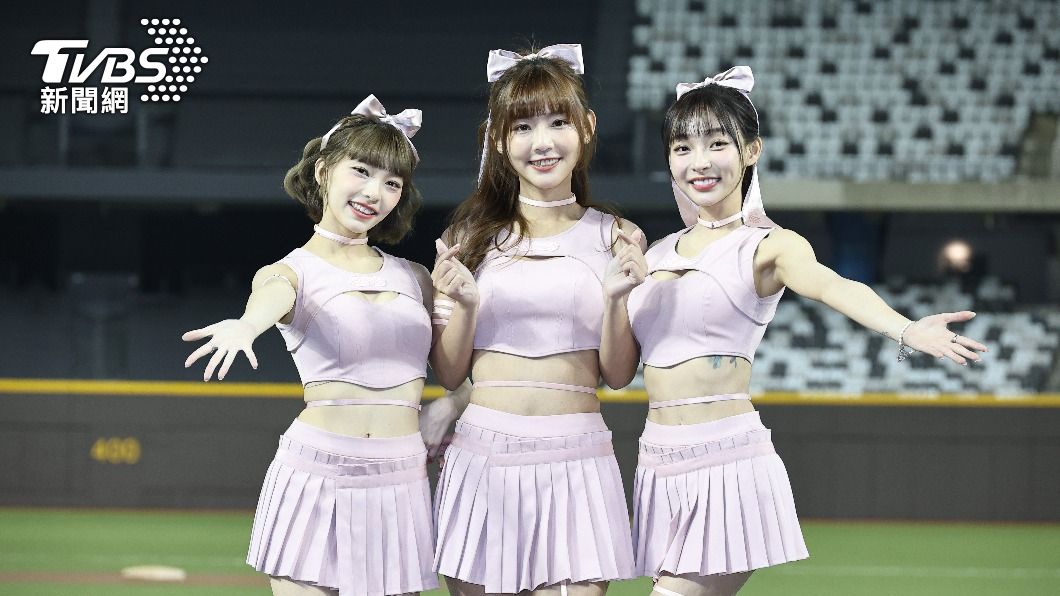 林襄「小龍女」粉色超萌新秀服亮相! 球迷搶聞「襄」味全季票完售