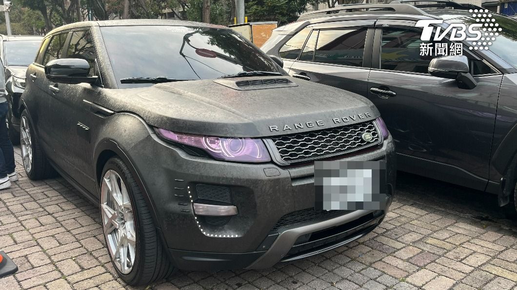 丟丟妹一車遭追撞。(圖/TVBS)