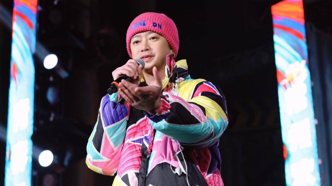 好幸運!彈頭非洲「巧遇抹香鯨群」感動淚崩 震撼畫面曝光