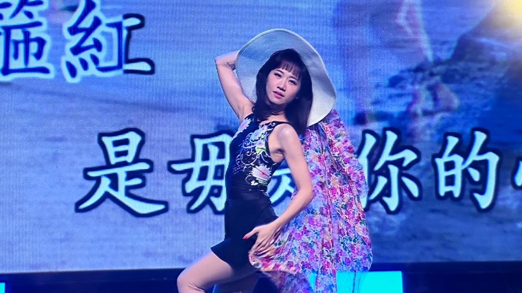 Lulu重現伴唱帶。(圖/翻攝自金狼獎)