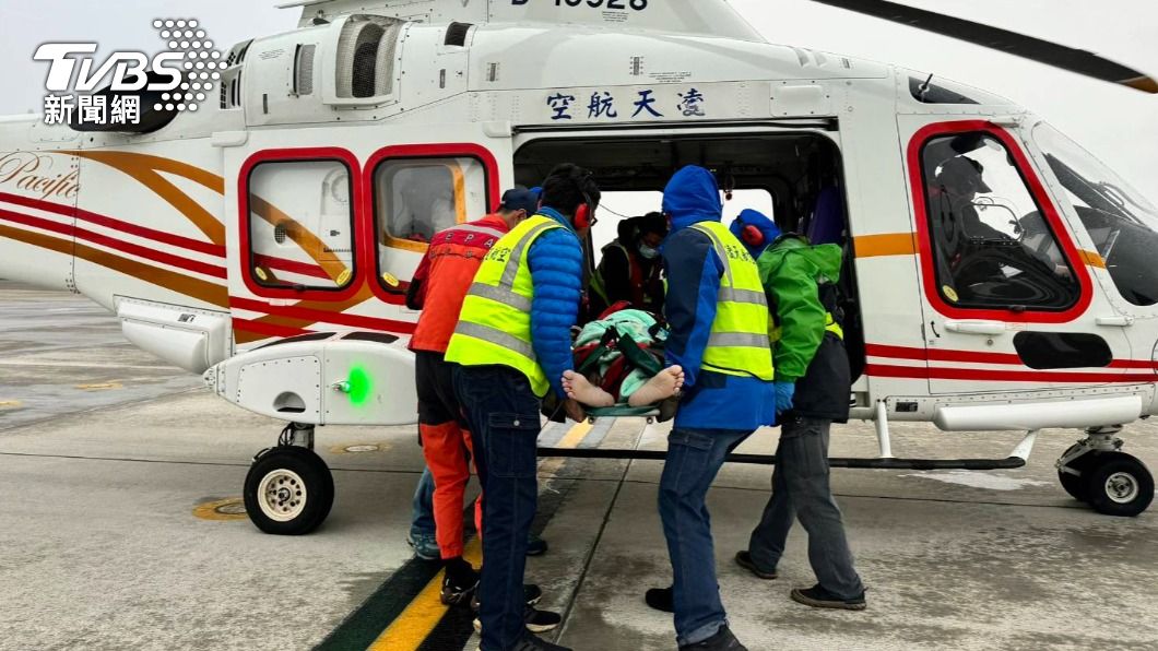 澎湖男遭鄰居揮「112cm自製長刀」狂砍 大量出血休克送醫