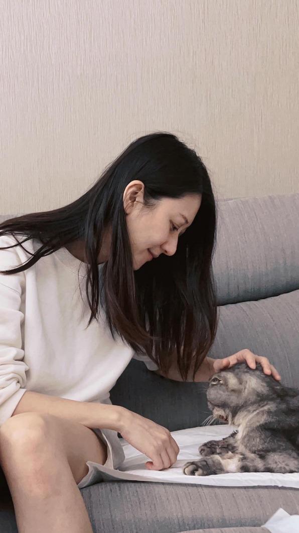 林逸欣愛貓看過她最脆弱的樣子。(圖/鑫羽工作室提供)