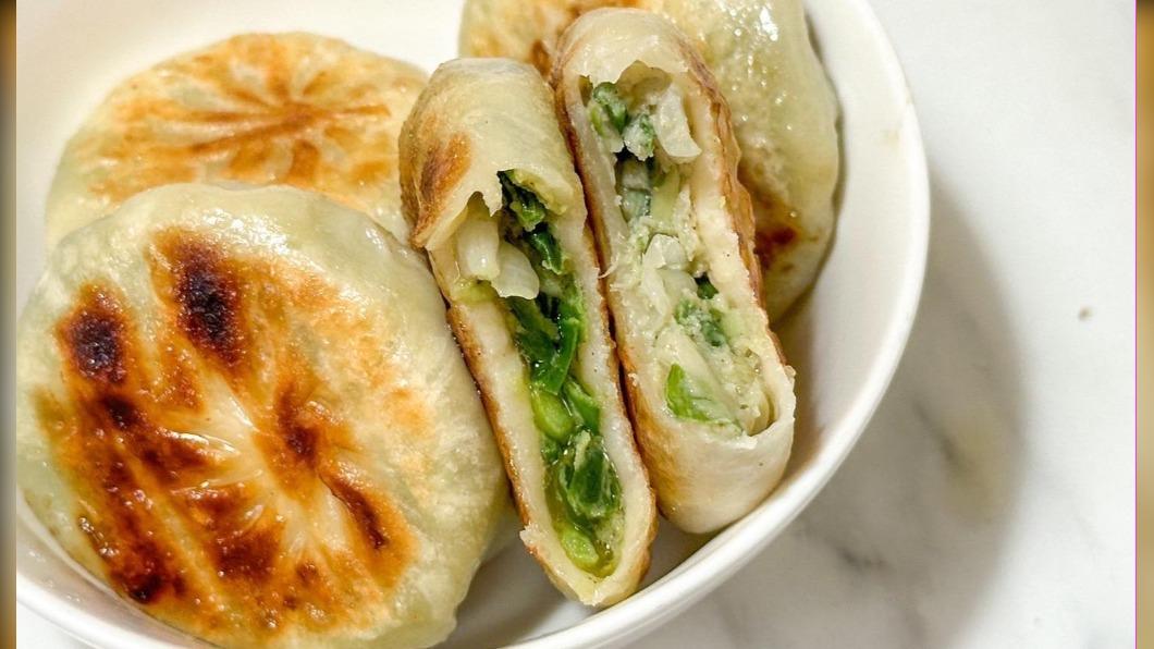 每顆餡餅都含滿滿餡料。(圖/翻攝自臉書)