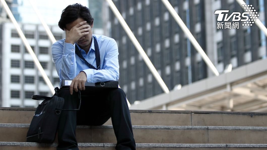 入職不到1個月「每天躲廁所三小時」 菜鳥淚訴揭背後原因
