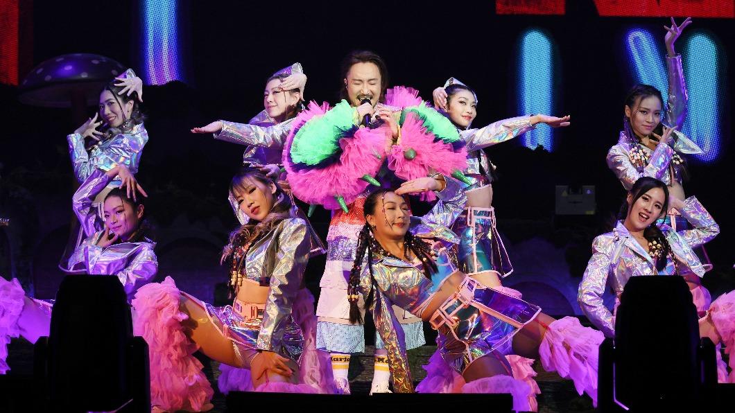 鄭中基唱一半!張學友無預警「現身」 全場暴動唱〈左右為難〉