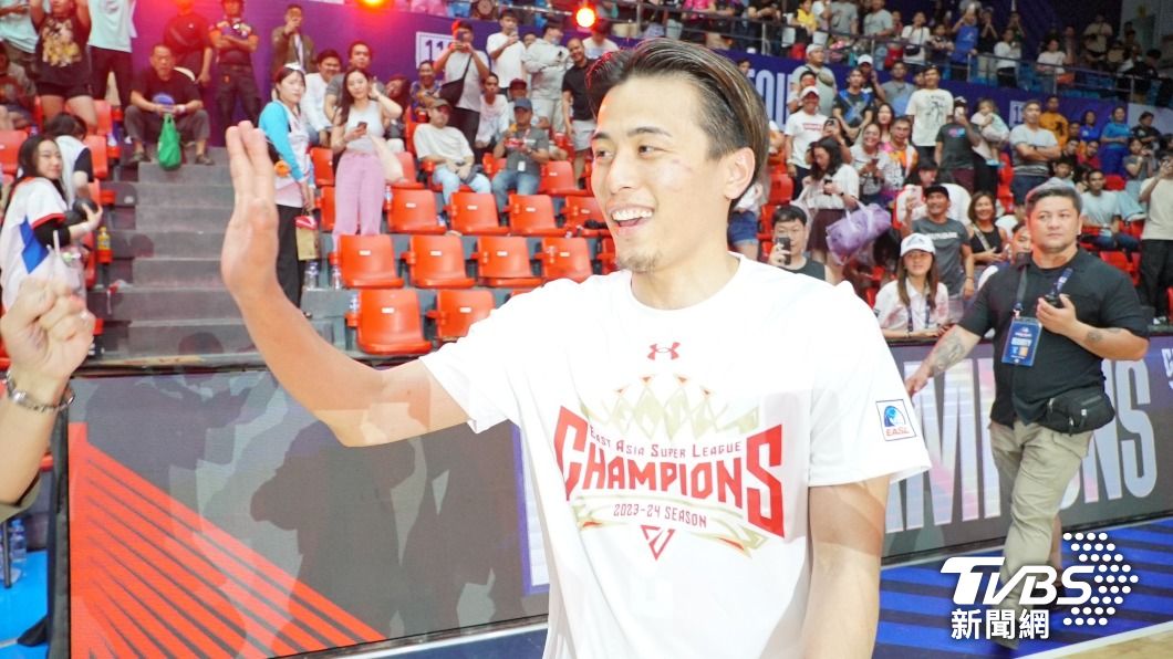 富樫勇樹獲頒MVP。(圖/潘建樺攝)