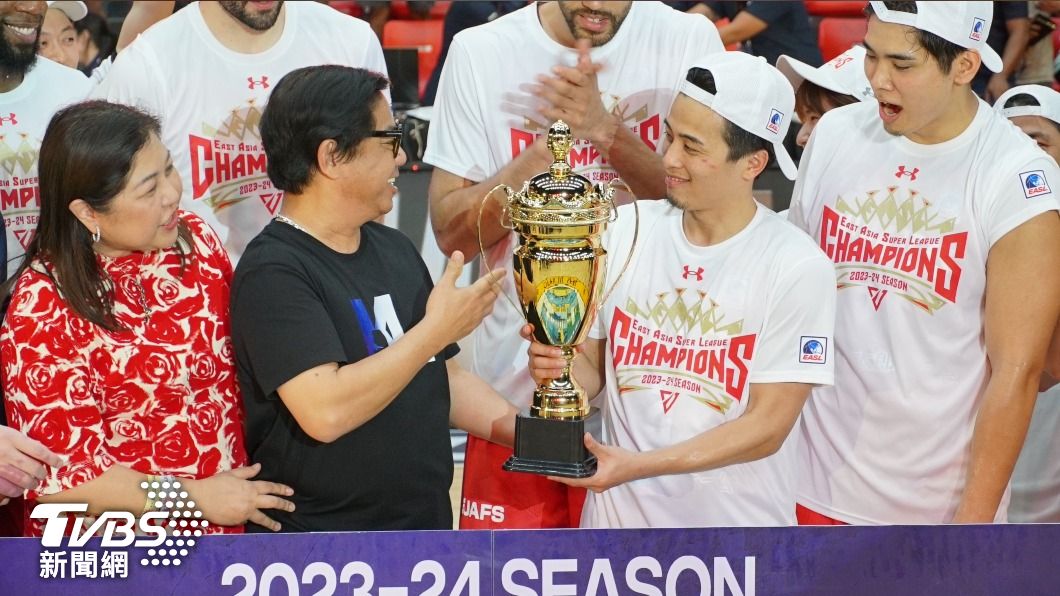 東超/富樫我的神!砍22分率噴射機摘冠 獲頒MVP、百萬美金