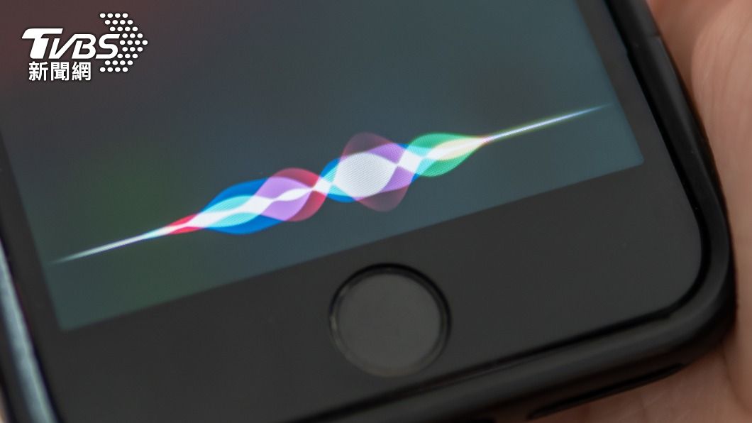 Siri讀訊息「突變聲接話」!她秒打冷顫 看手機嚇:根本沒開