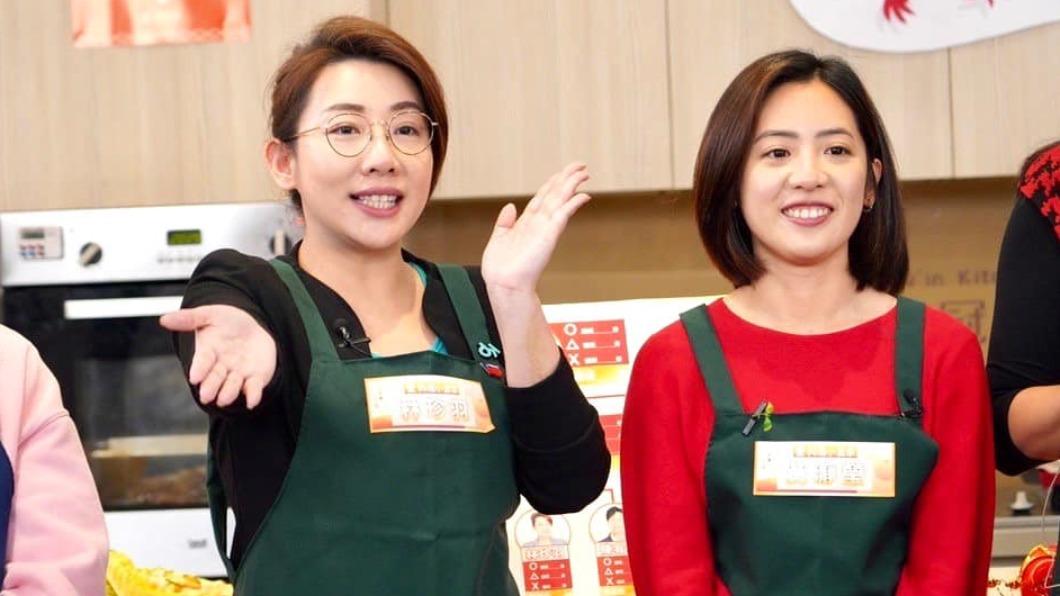 黃瀞瑩在直播中笑說,預計會在婚宴時將捧花SET給林珍羽。(圖/翻攝自林珍羽臉書)
