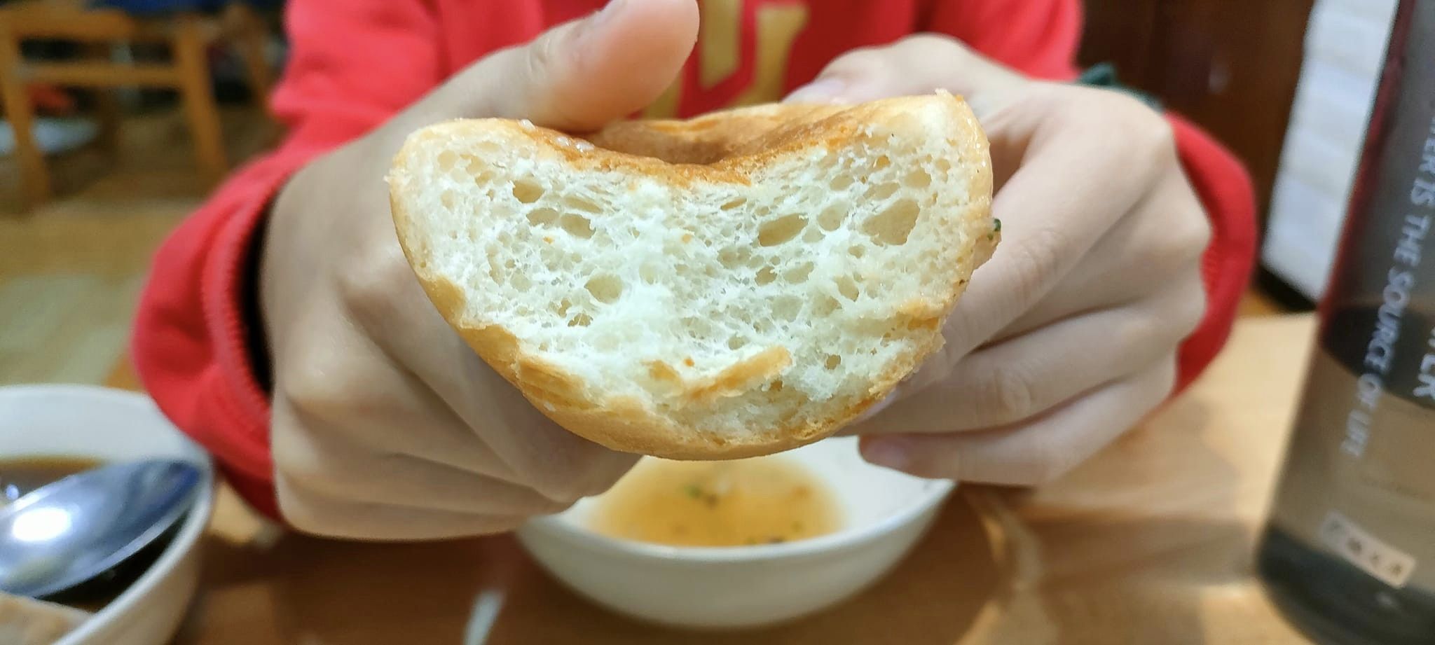原PO稱沒有乳酪的乳酪餐包根本在騙人。(圖/翻攝自「COSTCO 好市多 商品消費心得分享區」臉書)