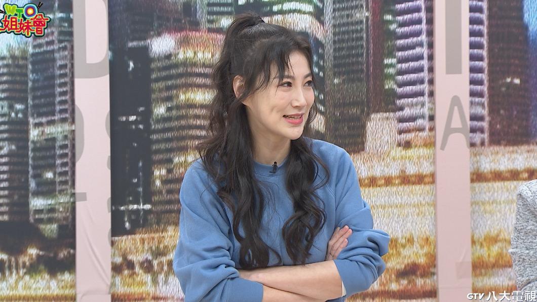 李新談到老公沈世朋婚前婚後的差異。(圖/八大提供)