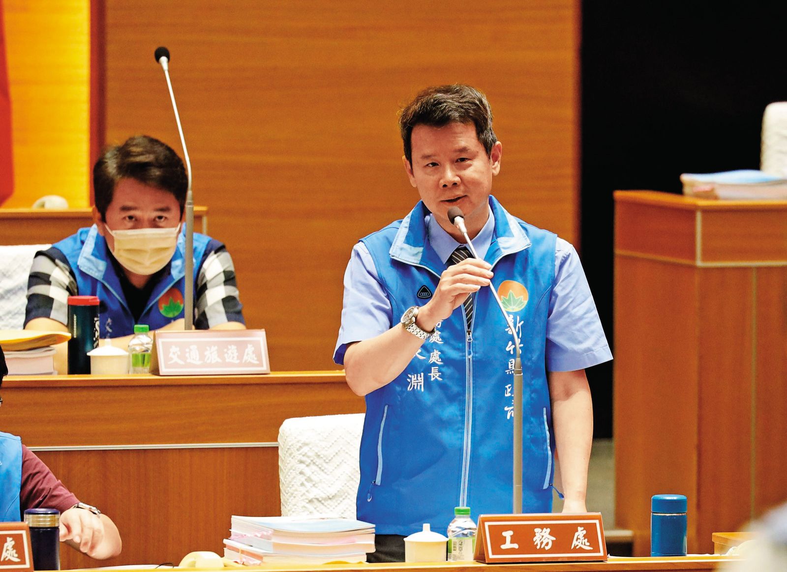 新竹縣議會質詢聚焦豐邑天坑案，時任工務處長江良淵（圖）成為矛頭遭議員砲轟，後來遭檢方聲押禁見獲准。（圖／翻攝新竹縣政府官網）