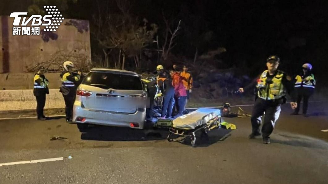 墾丁暗夜嚴重車禍 酒駕失控「猛撞電線杆」父重傷、兒慘死