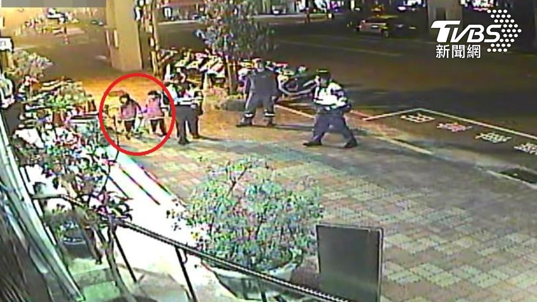 台中媽昏倒駕駛座！機靈女童衝麵包店求助報警　即時救母脫險