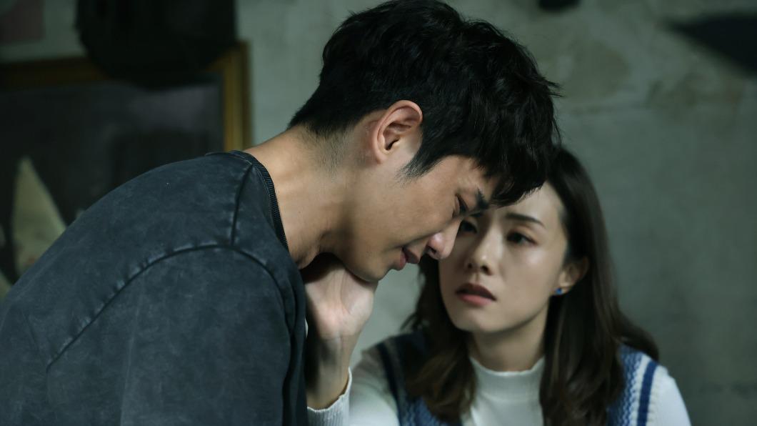 劉以豪、鄧麗欣一開拍就很有默契,笑稱是相逢恨晚。(圖/華映提供)