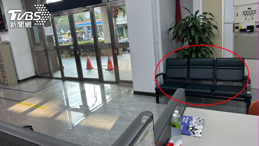 被網友丟包!小姐姐走投無路睡台中派出所 暖警怕餓肚集資旅費