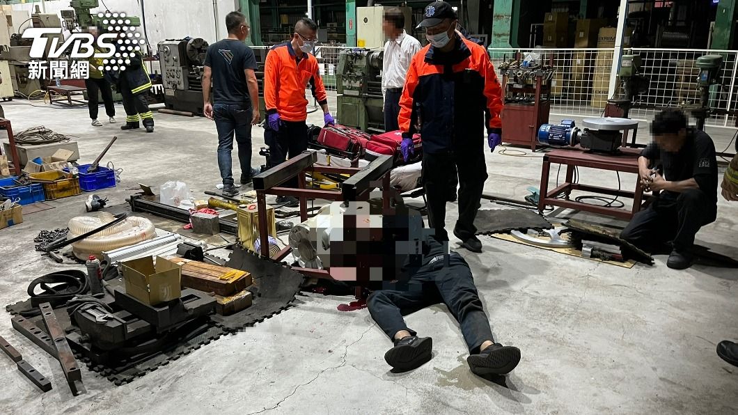 快訊／台南工人換輪胎突「氣爆」　鋁圈噴飛1人爆頭慘死、1人重傷