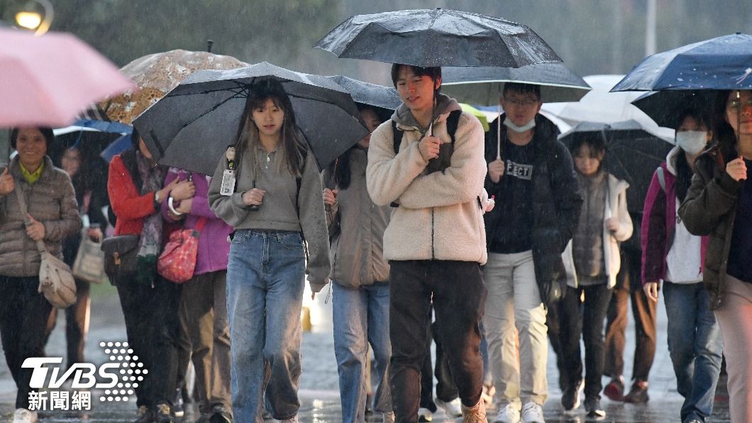 今晚水氣再增多 週日鋒面全台接雨彈「雷雨炸西半部」
