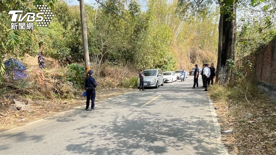 經瞭解該女嬰為19歲的許姓女友所產下,而21歲的謝男騎乘摩托車棄屍。(圖/TVBS)