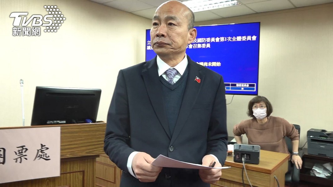 韓國瑜出包了!引《鹿鼎記》要官員寫作文 他一看內文傻眼