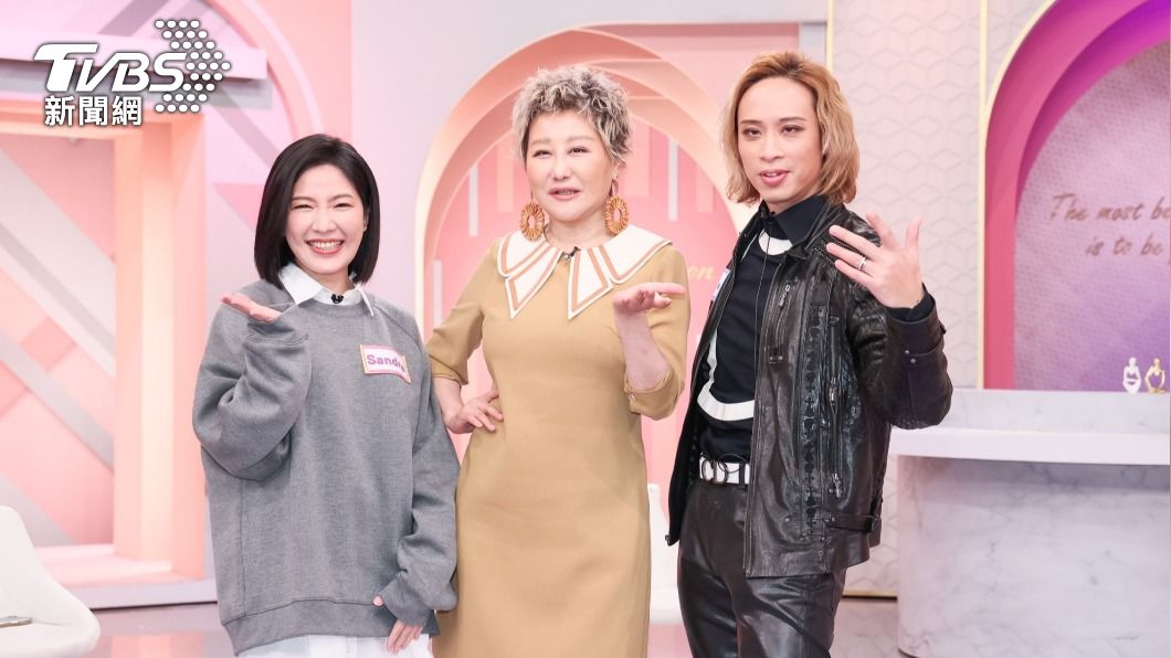 Sandra(左)、Eko(右)上藍心湄節目。(圖/趙世平攝)