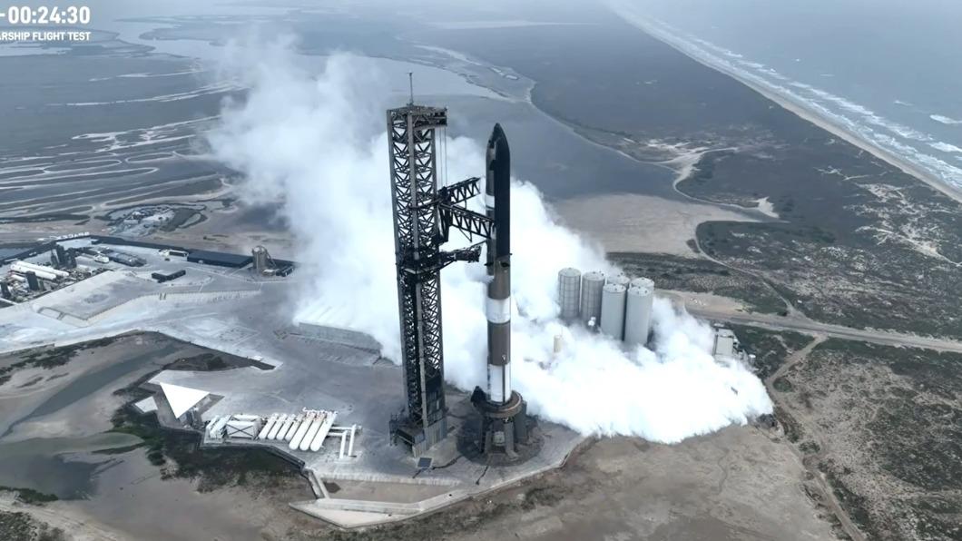 快訊/「星艦」首度試射成功!SpaceX最強運載火箭回收失聯