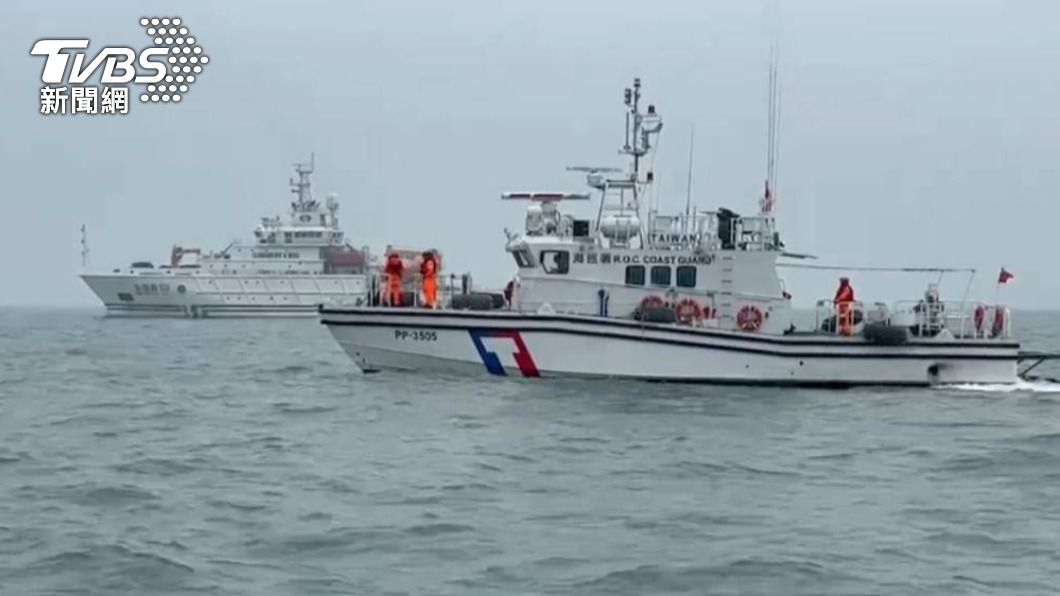 陸船觸礁翻覆沉海底！海巡徹夜狂搜30小時仍有2人未尋獲