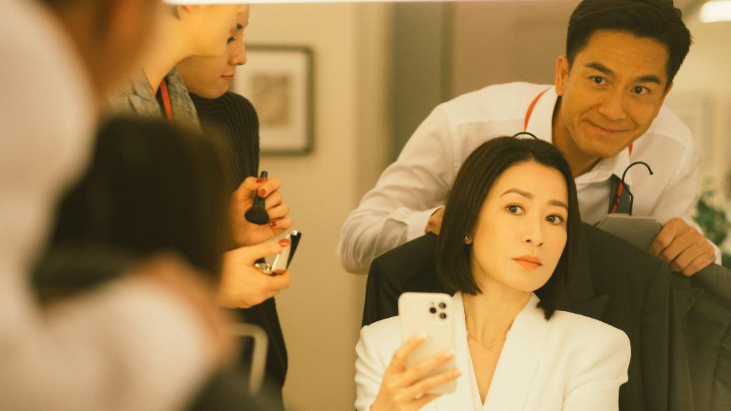 佘詩曼在《新聞女王》中，與馬國明競爭激烈。（圖／TVB提供）