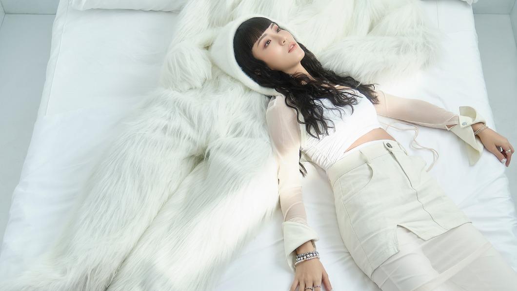 女星情人節當眾驚收「1禮物」傻眼了 喊話:不要亂花錢