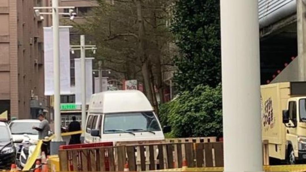 快訊/新竹巨城驚悚墜樓 40歲男摔「6樓停車塔」當場亡